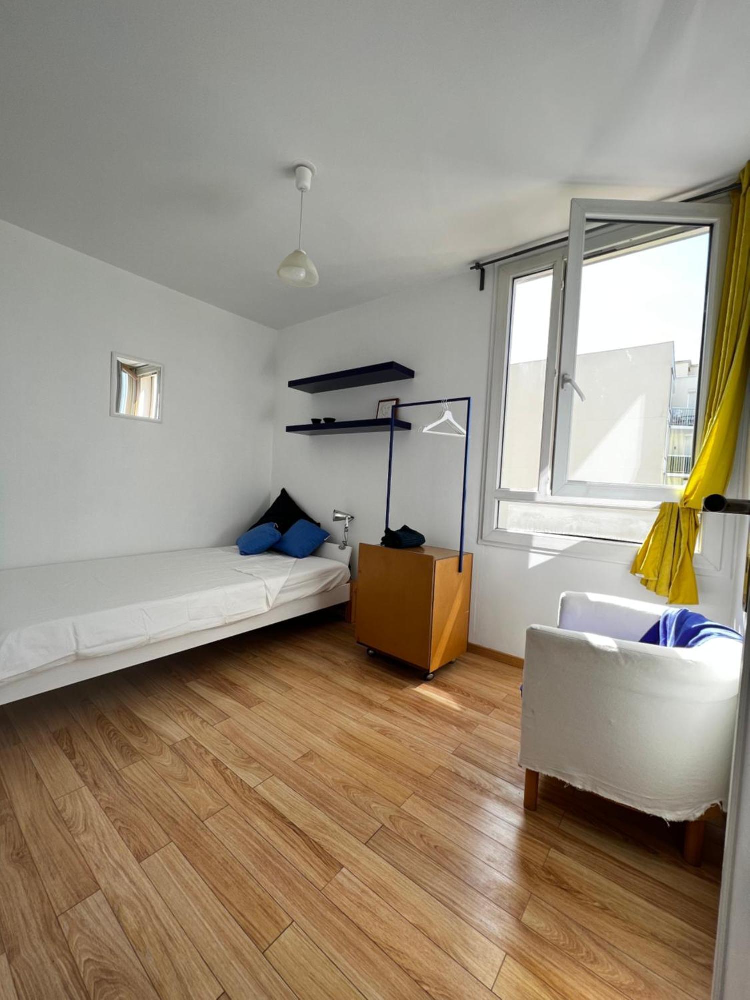 Chambre Famille D'Accueil Entre Paris Et Disney Douze Minutes Centre Paris Quinze Euros De Plus Pour Frais De Menage Neuilly-sur-Marne Eksteriør bilde